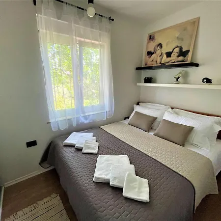 Apartment Mafalda Apartman *